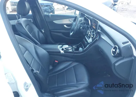 2016 Mercedes-Benz C 300 4Matic из США, поврежденный, VIN 55SWF4KB0GU099542